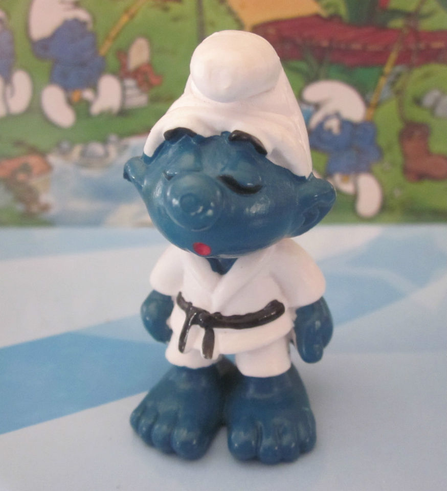 karate smurf.jpg