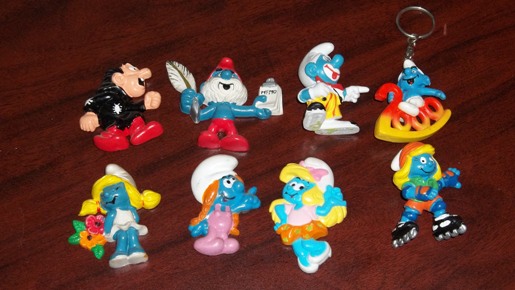 Magnets Chains Clown Smurfette Figure.jpg