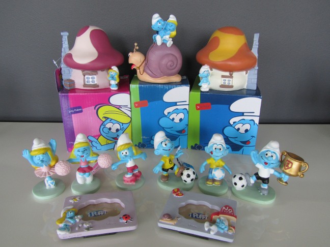 smurfs at smurf store kl.jpg